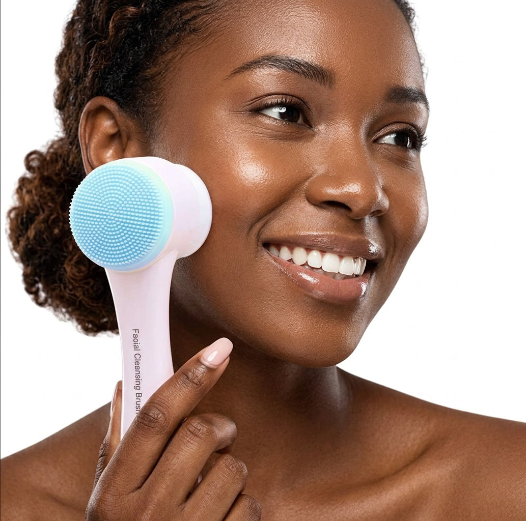 Facial Cleansing Brush Black Woman Using Face Lifestyle - Beauty by Ouria | Femme Noire Utilisation Visage