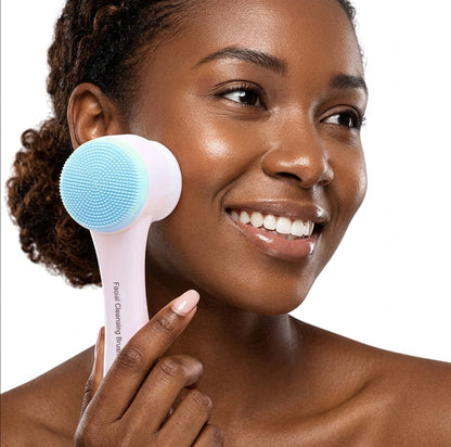 Facial Cleansing Brush Black Woman Using Face Lifestyle - Beauty by Ouria | Femme Noire Utilisation Visage