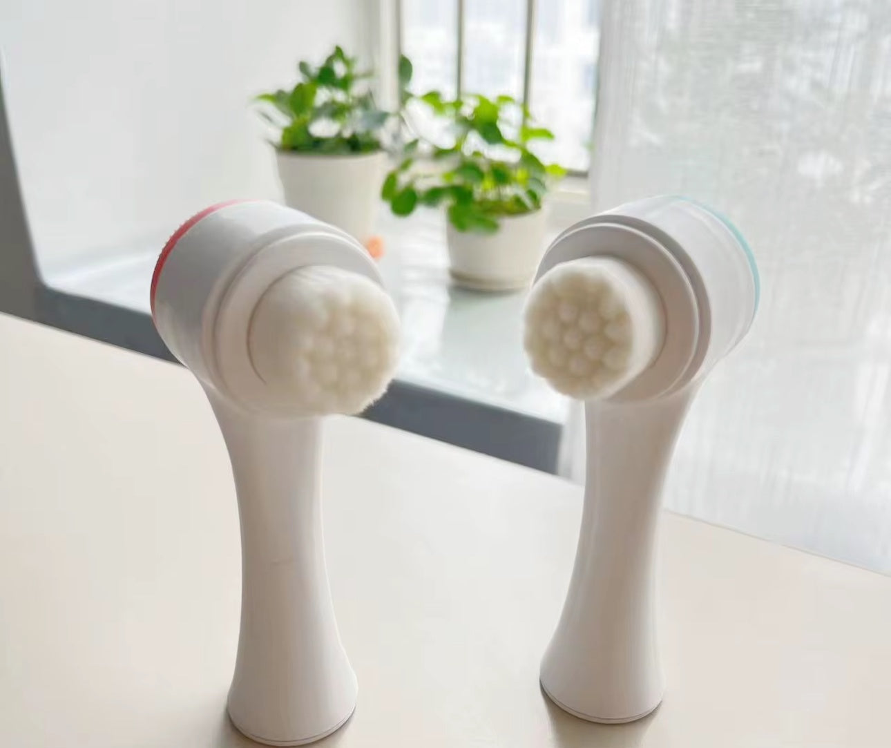 Facial Cleansing Brush Two Brushes Soft Side Artistic - Beauty by Ouria | Deux Brosses Côté Doux Artistique